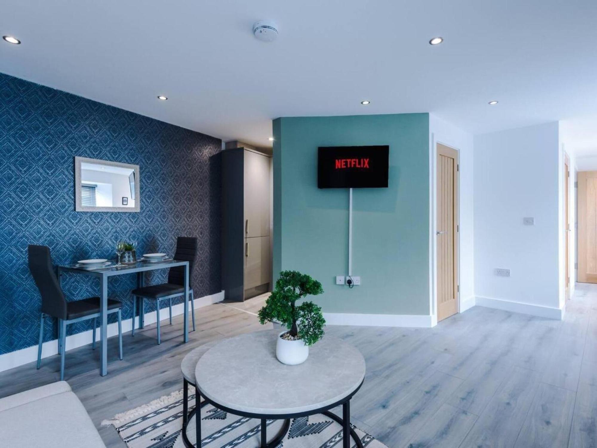 The Ecclesian Deluxe Apartments Near Trafford Centre Eccles Train Station Manchester Exterior photo